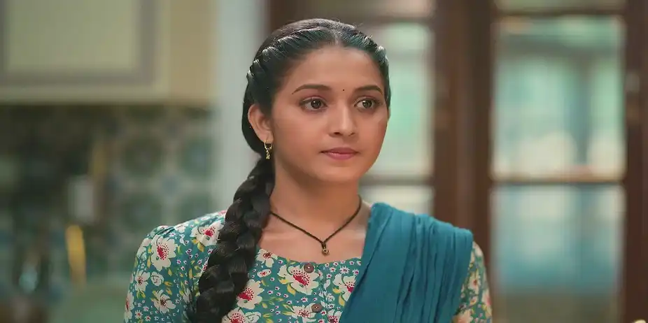 Narmada Scolds Meera - Tula Japnar Aahe