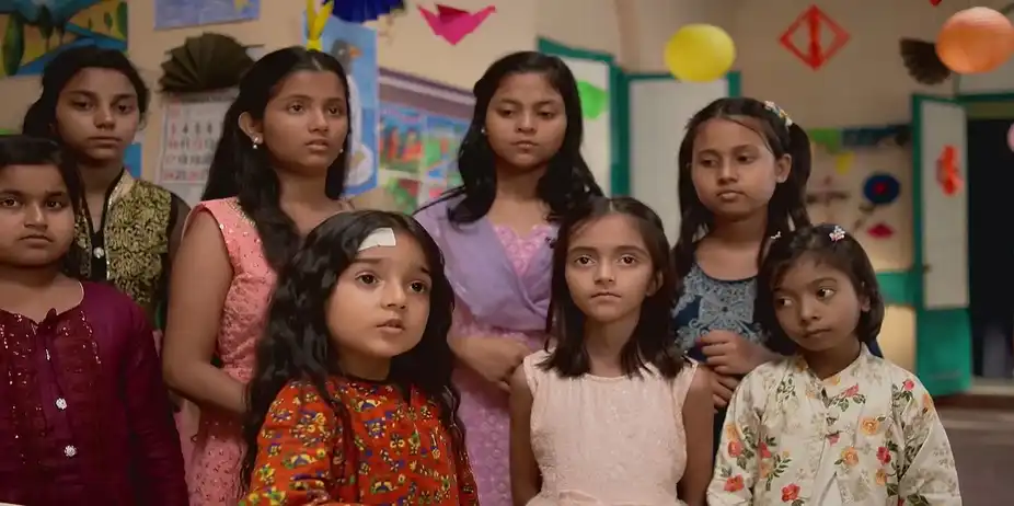 Mr Mitra Instructs Duggamoni to Lie to the Press - Duggamoni O Bagh Mama
