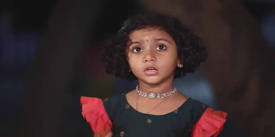 Devi Stops the Goons - Maari