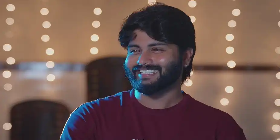 Maaran Stops Karthik - Veera