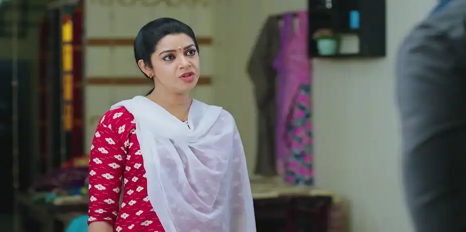 Thulasi Tries to Chase Vetri Away - Getti Melam