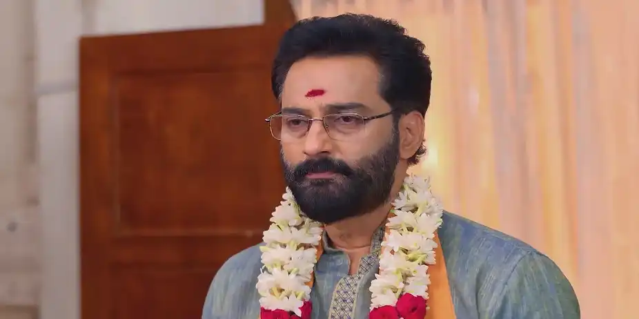 Ramaniamma Learns about Raghuram's Humiliation - Sandhya Raagam
