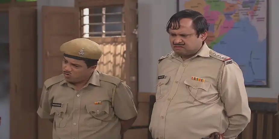 Reshampal Gives Happu a Good News - Happu Ki Ultan Paltan
