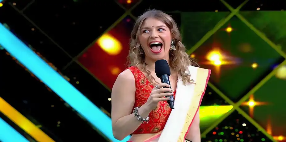 Joana from Poland Speaks Marathi - Chal Bhava Cityt