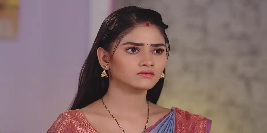 The Police Officer Learns about Richa's Lies - Tuma Bina