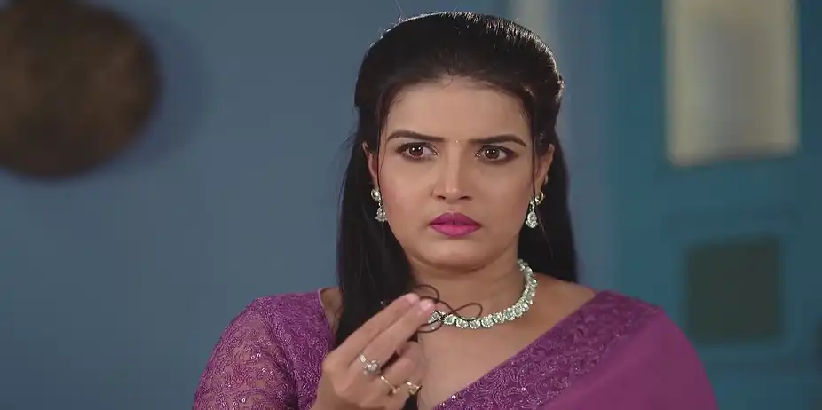 Mohini Feigns Concern for a Woman - Bhagya Rekha