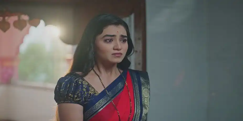 Tulja Finds a Note in the Temple - Lakhat Ek Amcha Dada