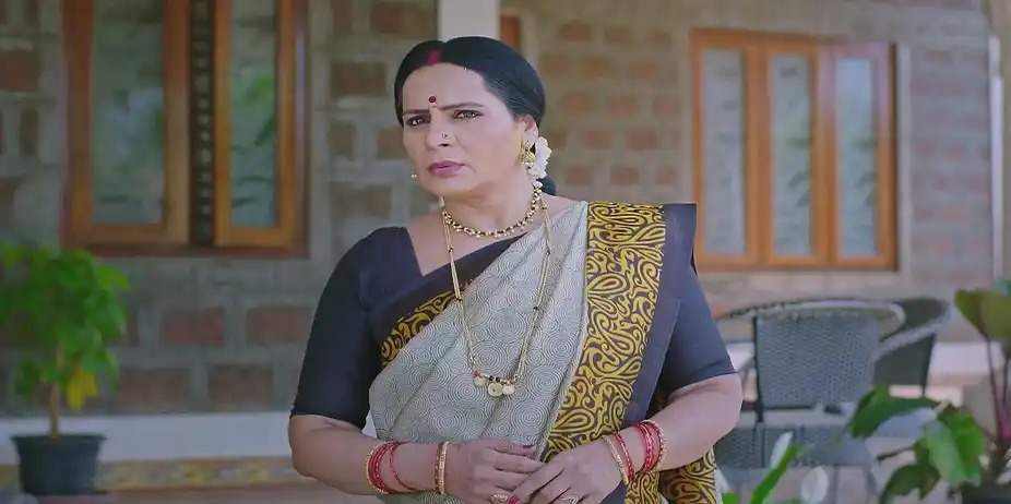 Marigowda Learns about Venky's Arrest - Lakshmi Nivasa