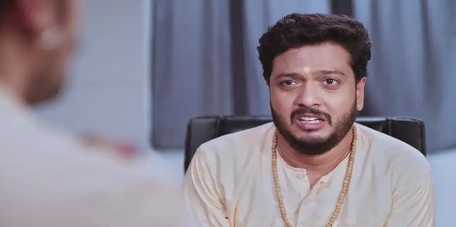 Sarang Gives Bhairavi a Fitting Reply - Savalyachi Janu Savali