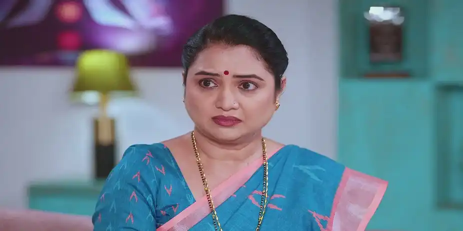 Bhairavi Asks Jagannath about Savali - Savalyachi Janu Savali