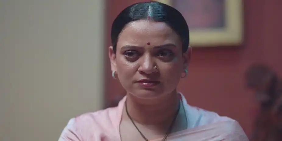 Manjiri Gets Maya's Birth Chart - Tula Japnar Aahe