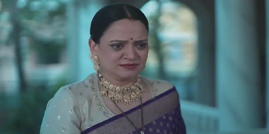 Manjiri Asks Meera for the Divine Shell - Tula Japnar Aahe