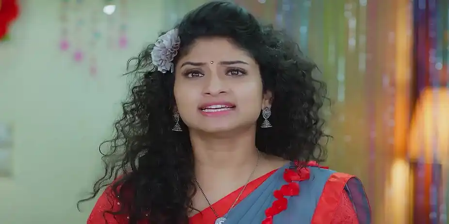 Gayatri Tries to Electrocute Tilottama - Trinayani