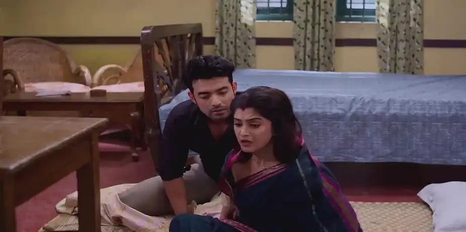 Chandrashis Kidnaps Aparajita - Kon Gopone Mon Bheseche