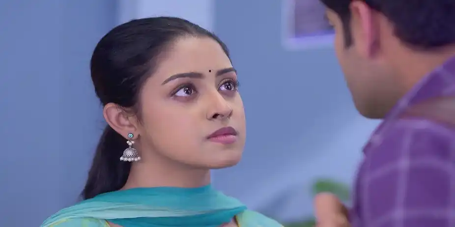 Parul Urges Rayan to Obey Her - Parineeta