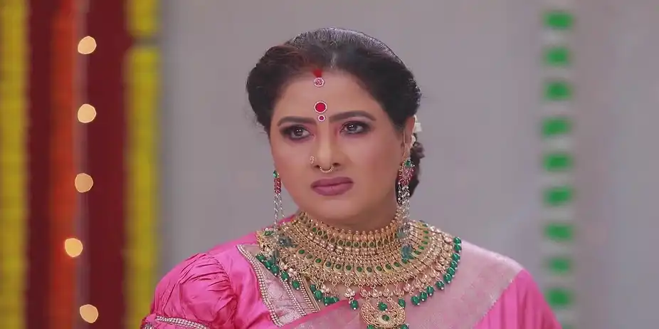 Janaki Bless the Newly Wed - Valliyin Velan