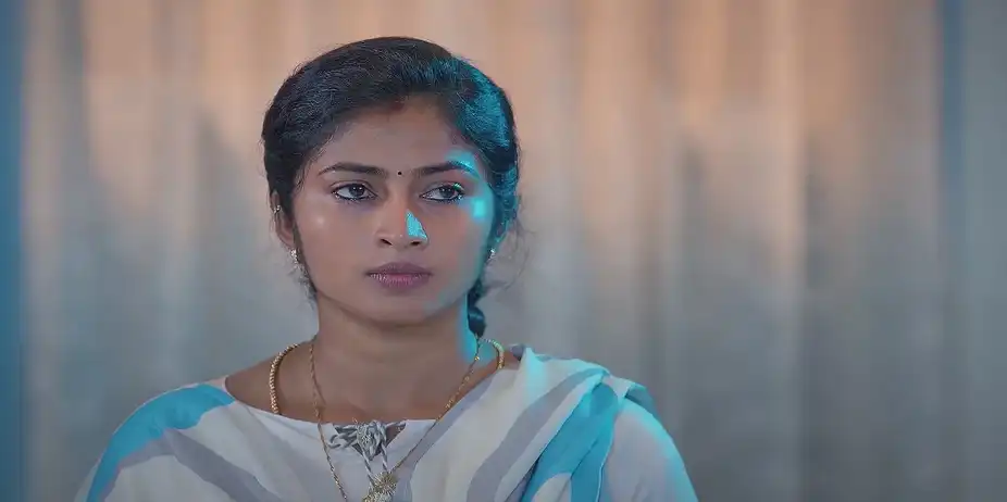 Viji Fails to Find Karthik - Veera