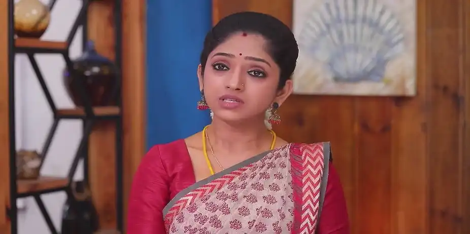 Rani Seeks Bommi's Blessings - Ninaithale Innikkum