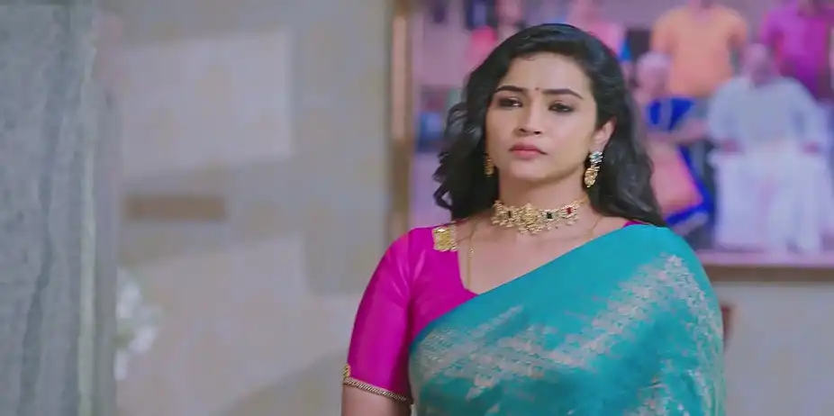Neelu Questions Marigowda about His Worries - Lakshmi Nivasa