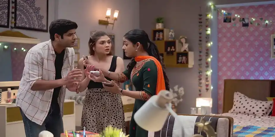 Parul Looks for a Clue - Parineeta