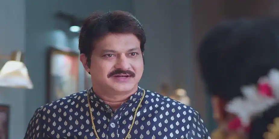 Charuhas Questions Bhuvaneshwari about School - Tula Shikvin Changlach Dhada