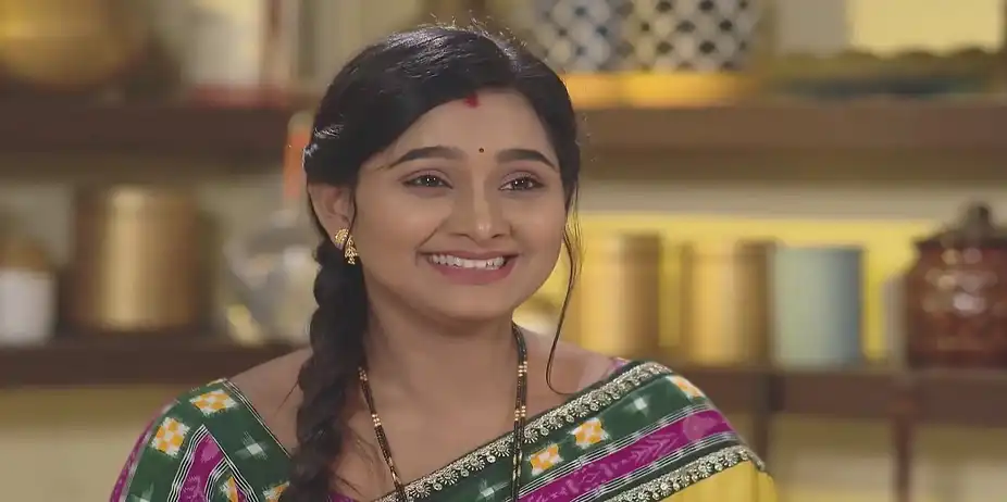 Raghuraj Learns about Sandhya's Success - Sandhya Ragini