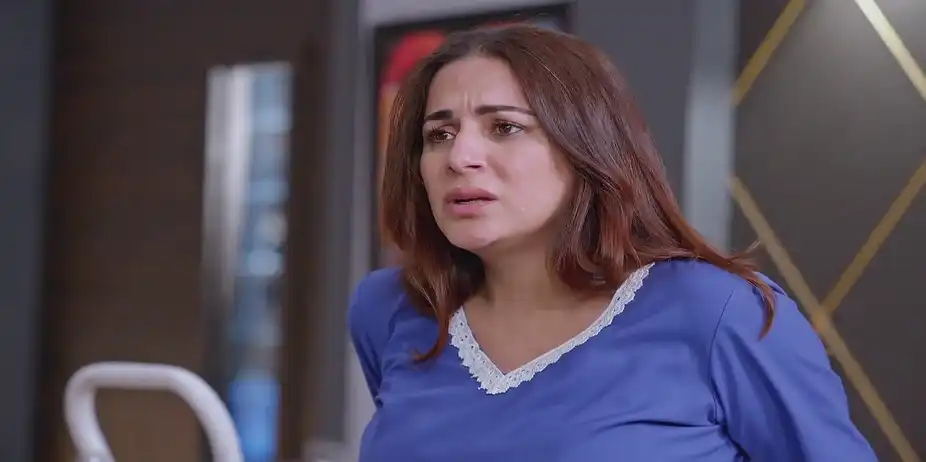 Preeta Surprised to Find a Bracelet on Her Wrist - Kumkum Bhagya