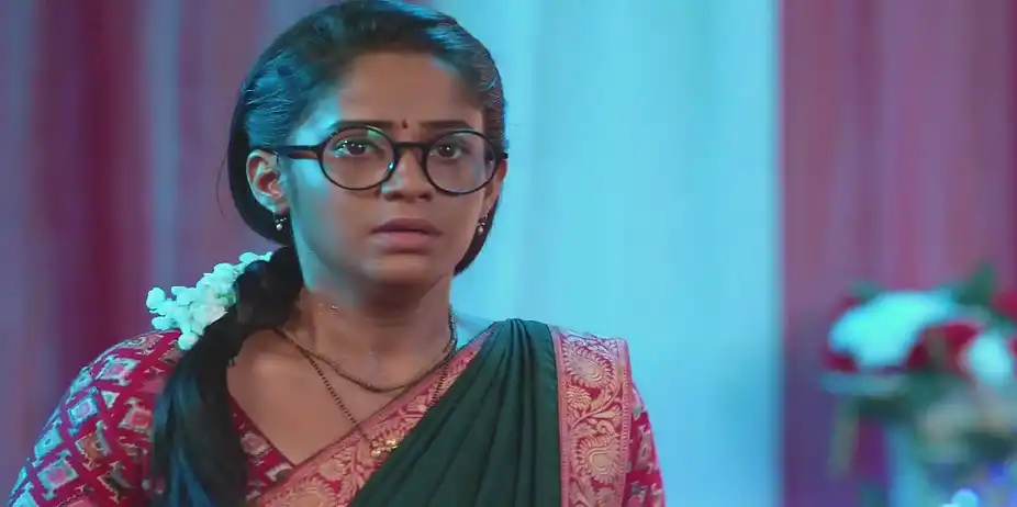 Bhairavi Worries about Savali - Savalyachi Janu Savali