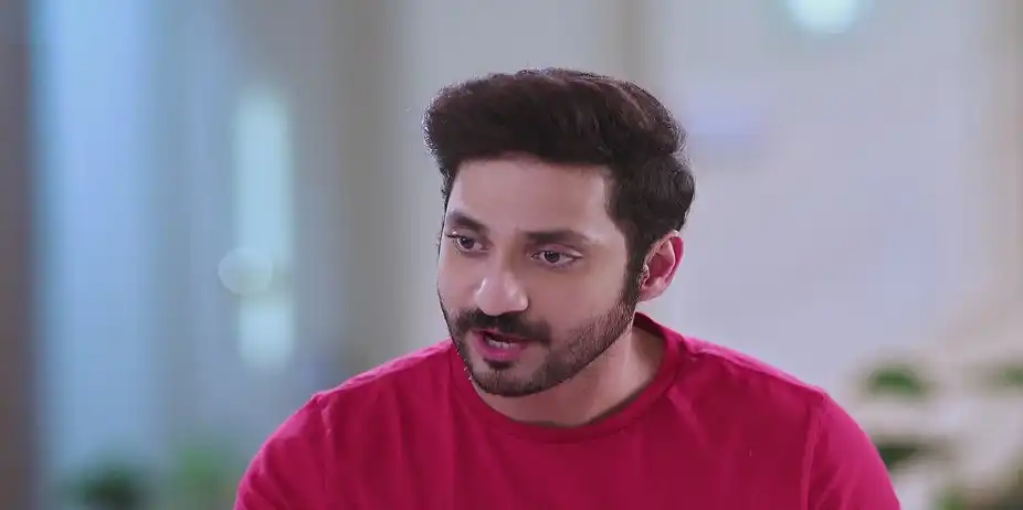 Sarang Questions Savali as She Is about to Go Out - Savalyachi Janu Savali