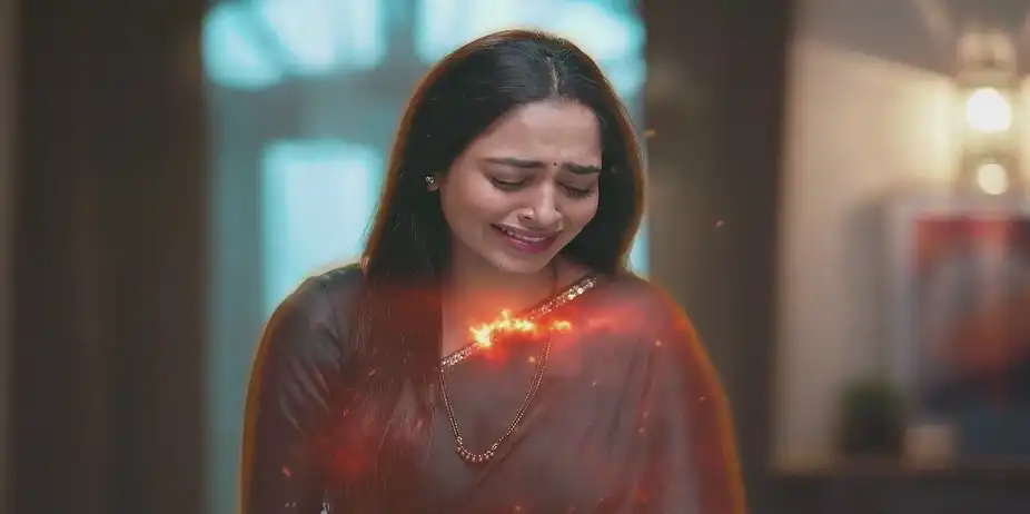 Marjari Tells Manjiri about Ambika's Soul - Tula Japnar Aahe