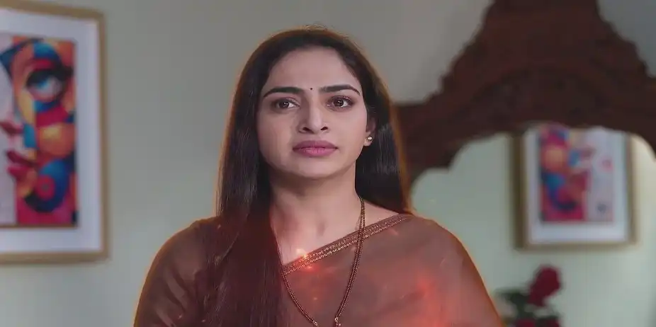Atharva Points Out a Mistake in Meera's Work - Tula Japnar Aahe