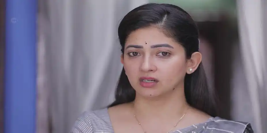 Lakshmi Teases Bharathi - Idhayam