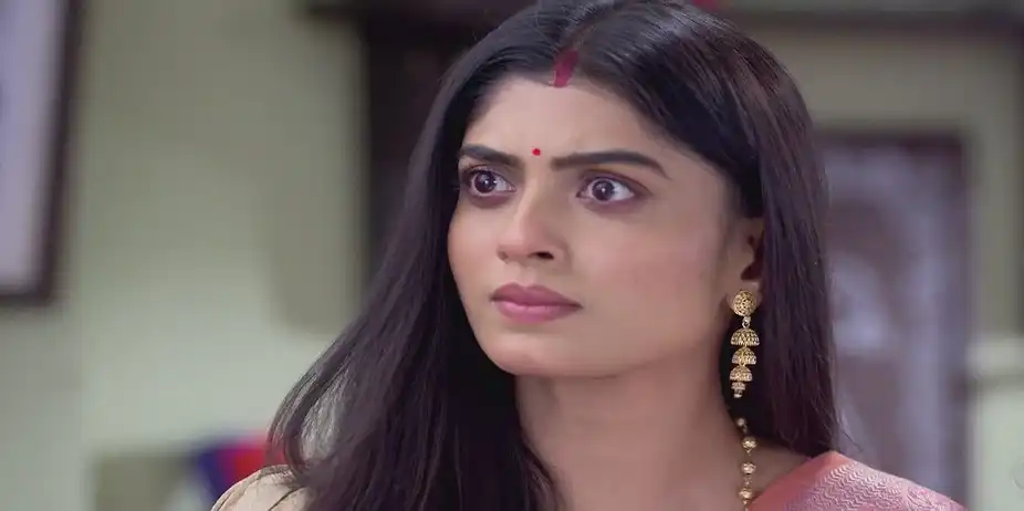 Maloti's Husband Brawls with Rukmini and Gopal - Parineeta