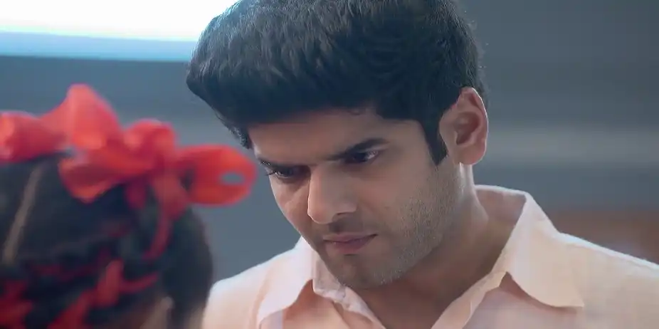 Rayan Encourages Parul - Parineeta