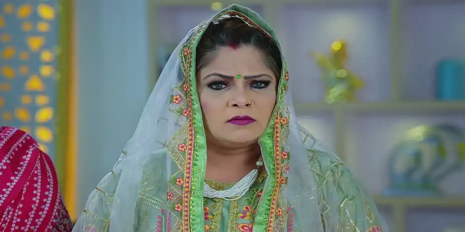 Sashibala Scolds Navneet and Muskan - Mannat