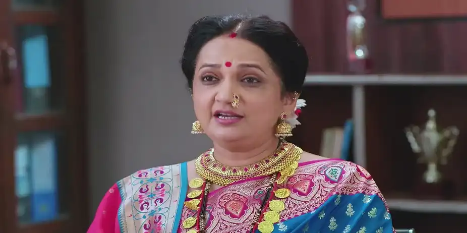 Phulpagare Is Surprised to See Bhuvaneshwari - Tula Shikvin Changlach Dhada