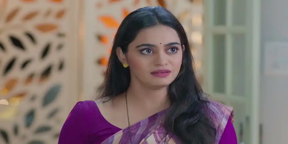 Vandana tells Divya about Urmila's Decision - Shiva