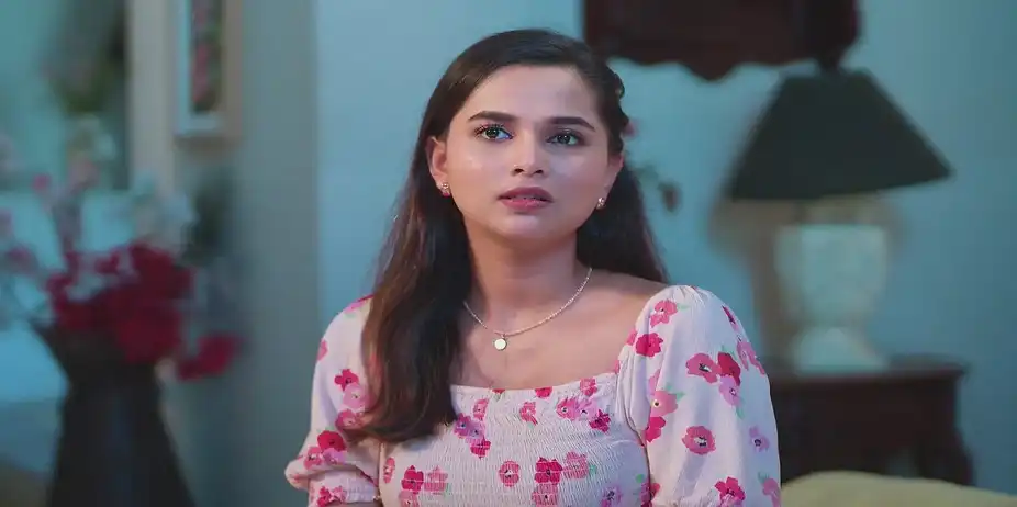 Meera Gets Emotional for Ambika - Tula Japnar Aahe