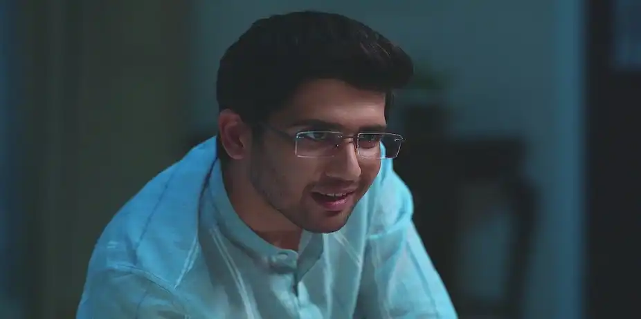 Atharva Brings Clothes For Veda - Tula Japnar Aahe