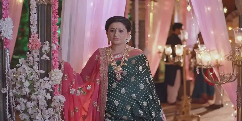 Neelam Gets Shocked Knowing Malishka's Reality - Bhagya Lakshmi