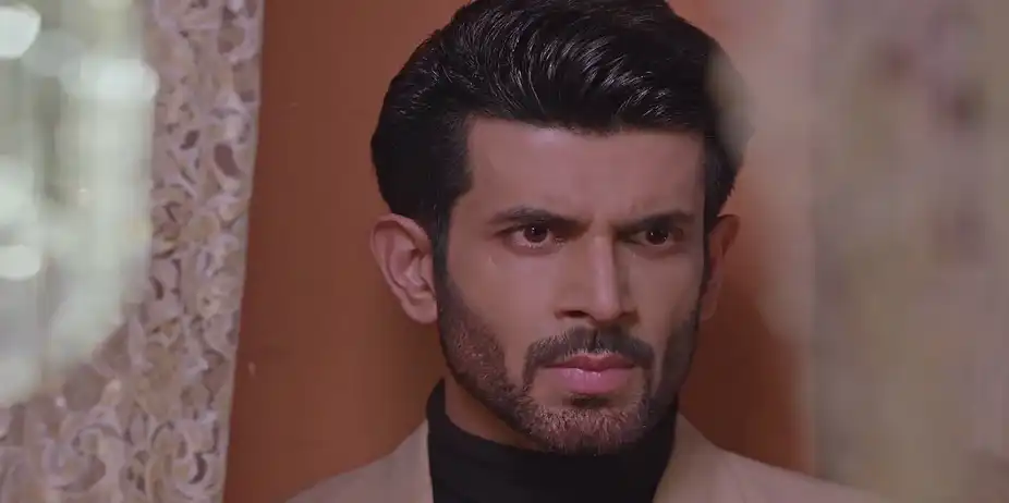 Prarthana Resists Being Auctioned - Kumkum Bhagya