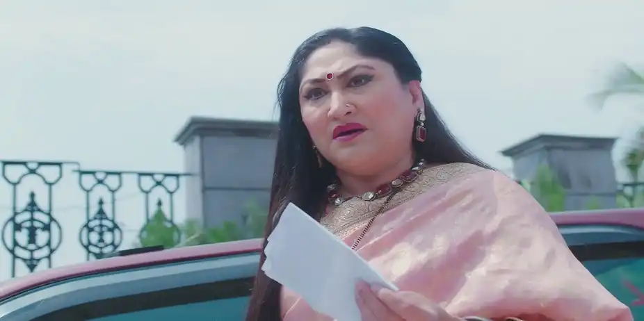 Raghav Stops Poonam from Being Insulted - Jaane Anjaane Hum Mile