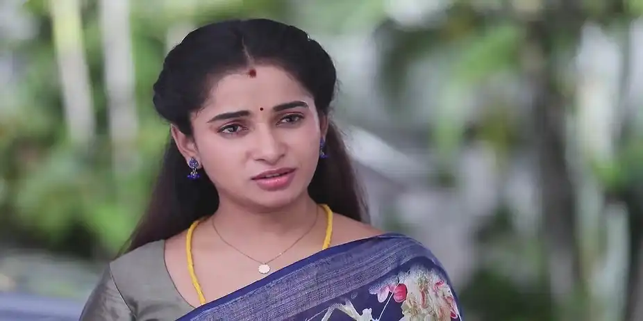 Kaveri Tries to Stop Thulasi - Mounam Pesiyadhe