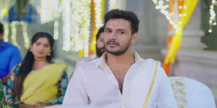 Vetri Sits Next to Thulasi - Getti Melam