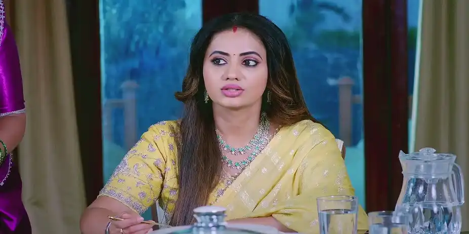Deepa Wonders about Soundharya's Outing - Brahmagantu