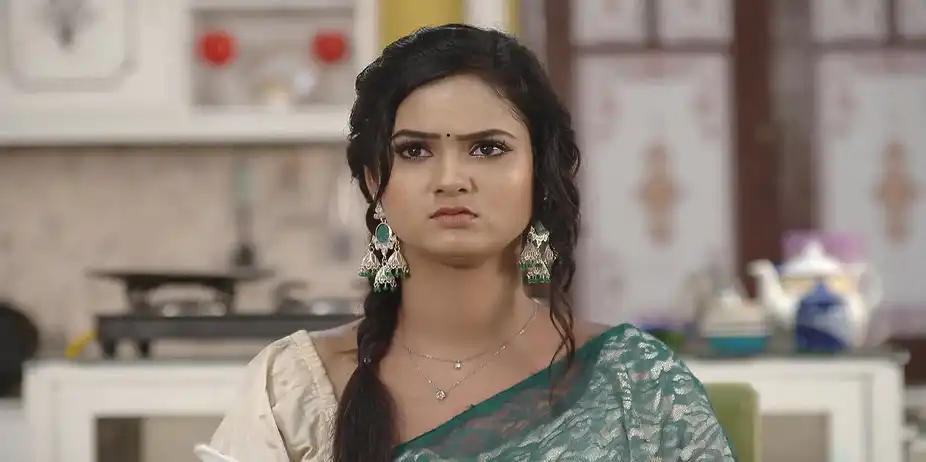 Vanshika Tries to Pacify Sambhav - Suna Jhia
