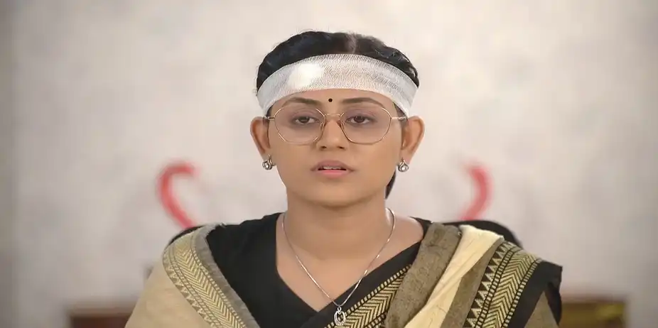 Priya Discusses Anshika's Medical Treatment - Suna Jhia