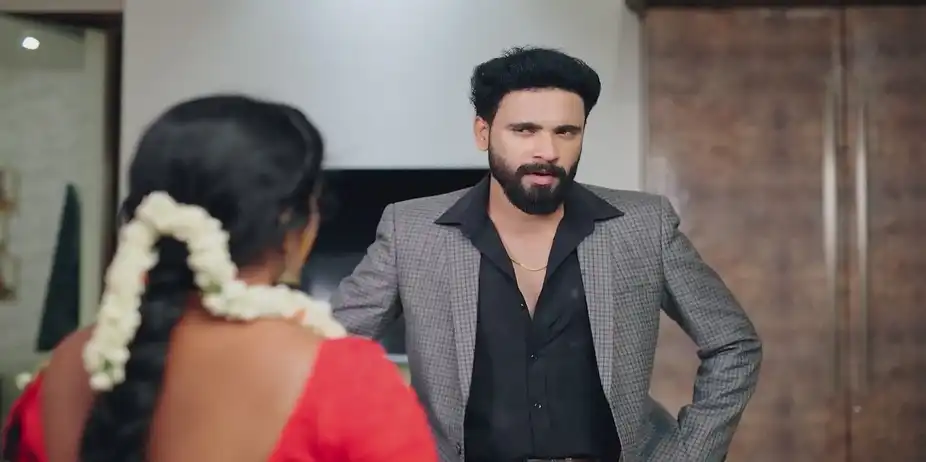 Malli Suspects Jaydev's Motive - Amruthadhaare