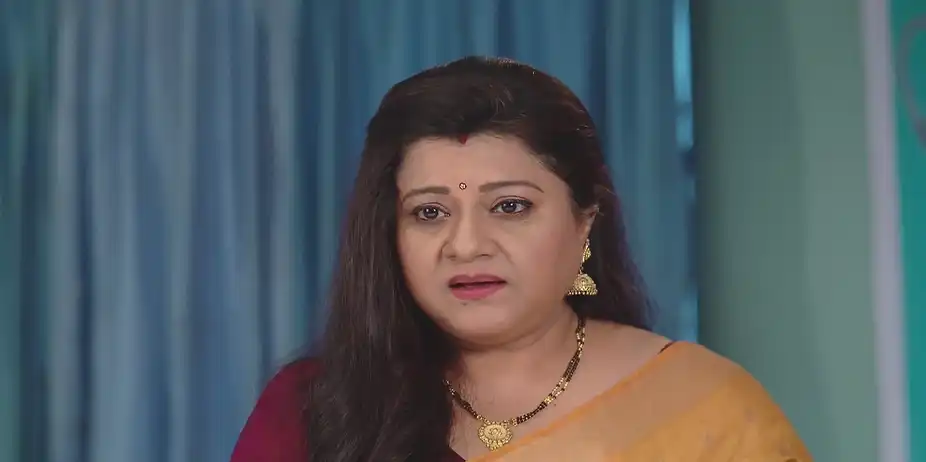 Mohini Refuses to Believe Shraddha's Claims - Bhagya Rekha