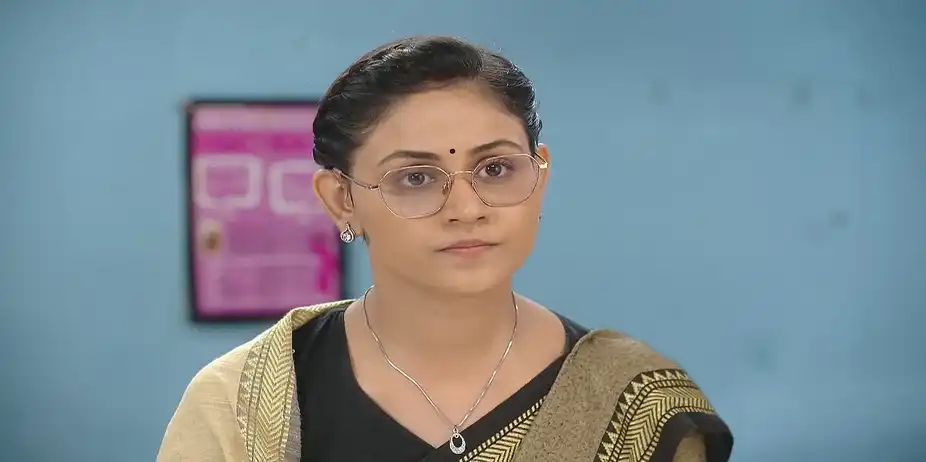 Priya Blames Bhawani - Suna Jhia